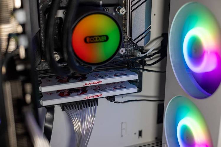 不同硬件排列，展示多样化选择