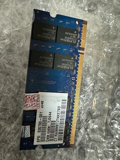 购物车和电子产品，表示购买决策