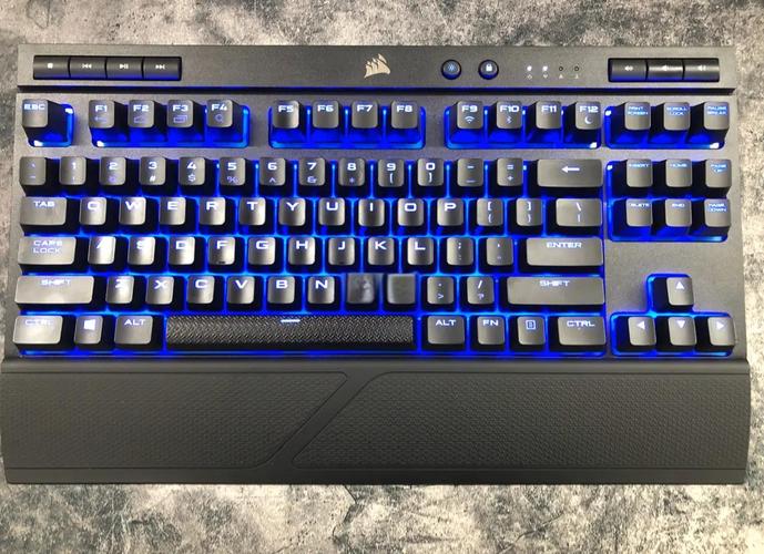 用户选购键盘场景