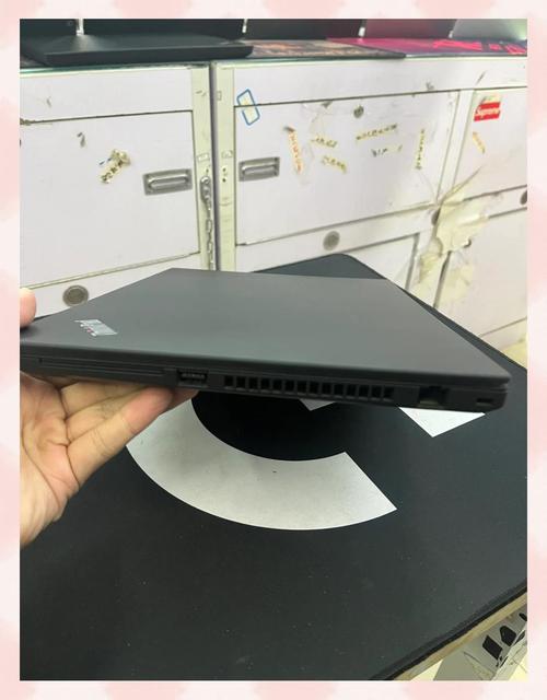 电竞游戏显示器设置