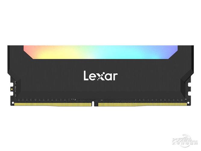 消费者在电子产品前选择