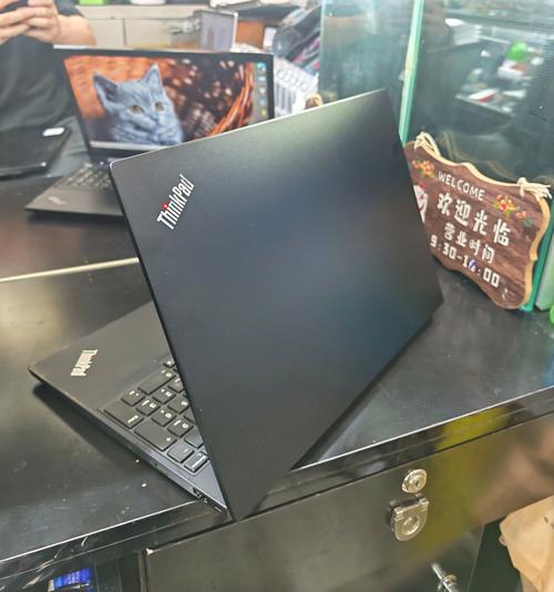 ThinkPad FKL808 vs 黑爵AK873 碧落轴 深度对比