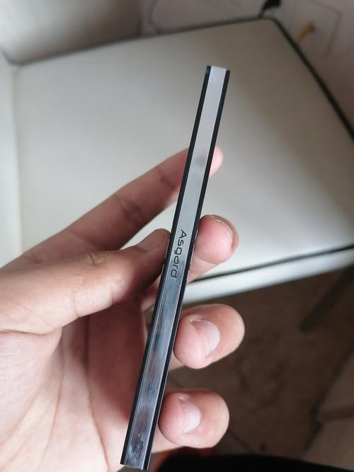 购物车中的电脑硬件,表示选购决策