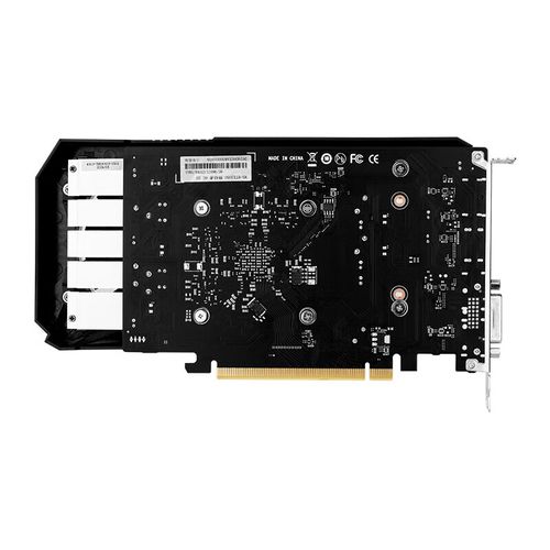 电脑性能测试软件界面，显示帧率与分数