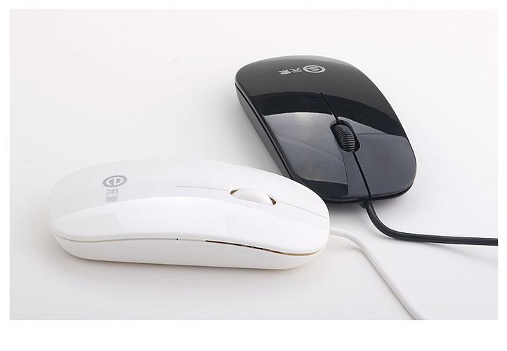 用户在选择电脑外设