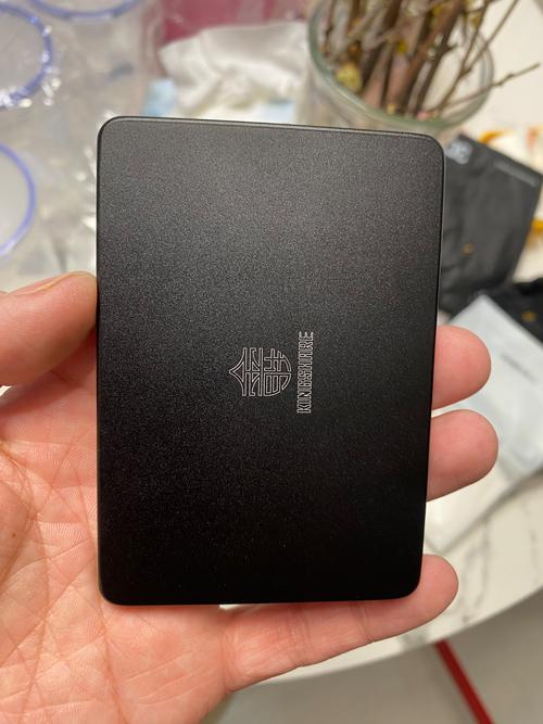 固态硬盘内部芯片结构