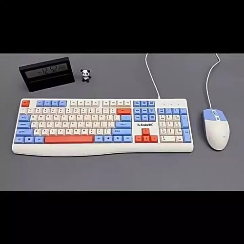 不同用户使用电脑工作的场景