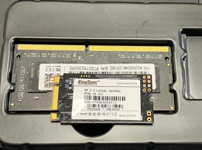 金胜维16GB DDR4 2400 vs 竹典4GB DDR3 1600 深度对比