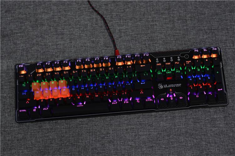 键盘在游戏中的使用场景