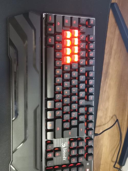 键盘RGB灯光效果