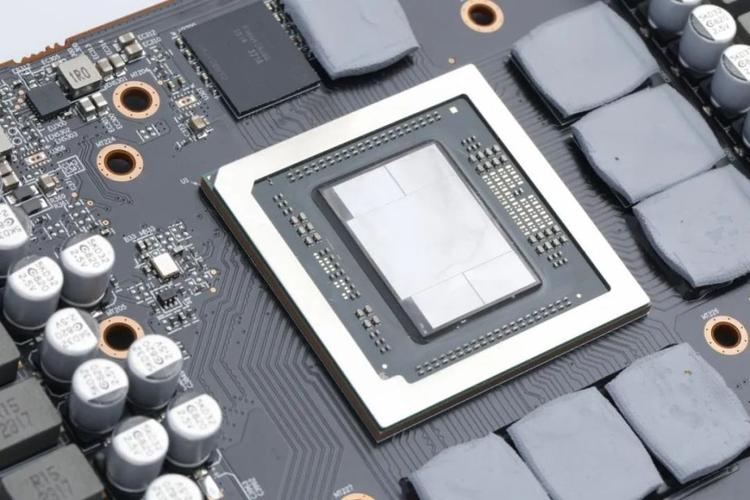 性能测试软件界面显示帧率和温度数据