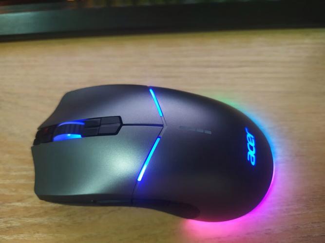 鼠标对称设计细节