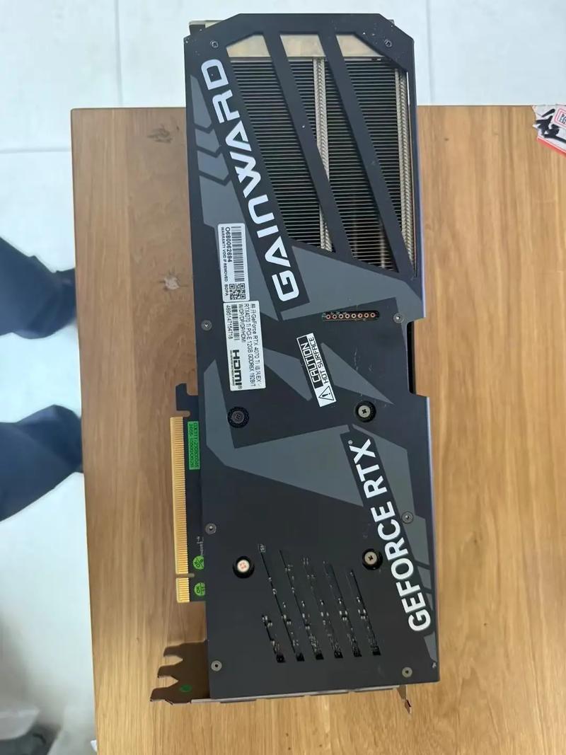 显卡在测试平台上进行跑分