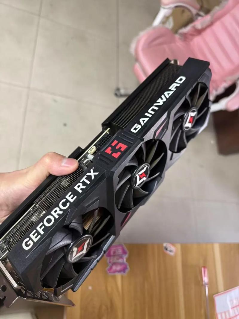 购物车中的电脑硬件组件