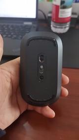 鼠标在办公桌面上的使用场景