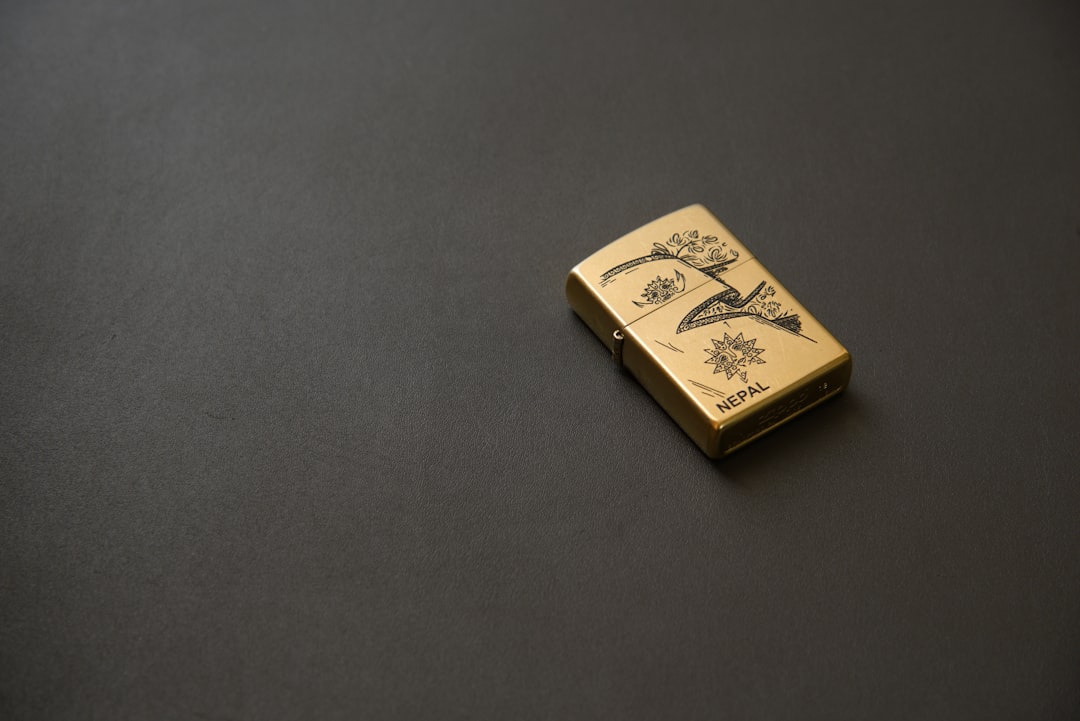 不同代际内存条并排对比，突出规格差异