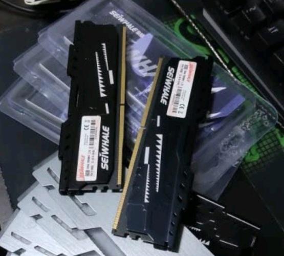 枭鲸8GB DDR4 3000 vs 影驰HOF EXTREME 16GB DDR4 4266 深度对比
