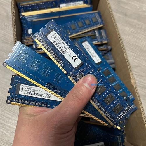 硬件规格对比图，突出DDR3低电压特性