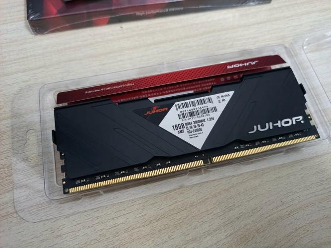 玖合忆界 16GB DDR4 3000 内存深度评测：高性价比的稳定之选