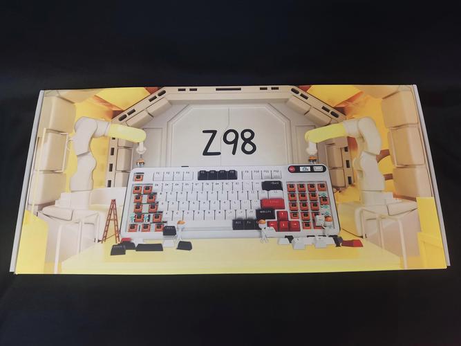 键盘轴体与热插拔接口细节