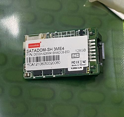 宜鼎SATADOM-SH Type D 3SE4（8GB）评测：SLC闪存工业级固态硬盘，520MB/s读取速度的可靠选择