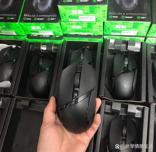 用户手部与鼠标对比，展示适合人群