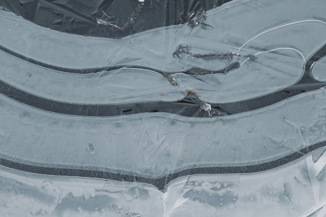 RTX 5080 vs RTX 4070 SUPER vs RX 9070 XT 深度对比