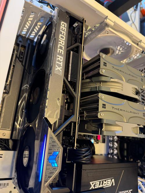 电脑机箱内部散热布局