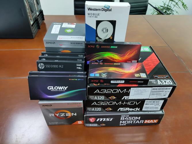 电脑散热系统特写，展示内存散热马甲和风扇