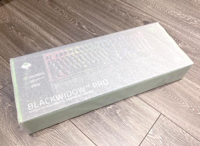 键盘购买和开箱场景