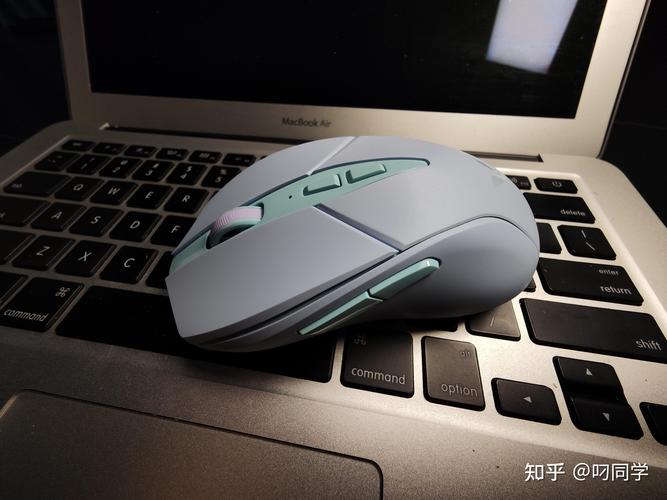 电脑硬件参数图表展示