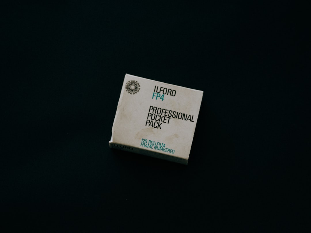 键盘电池和充电接口展示