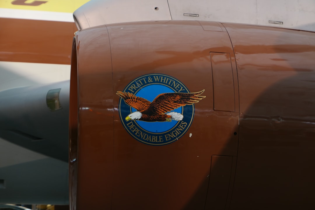 翔升8GB DDR4 2400 vs 金士顿HyperX Predator 16GB DDR4 3333 深度对比