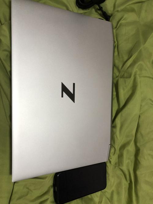 显示器屏幕显示高清图像