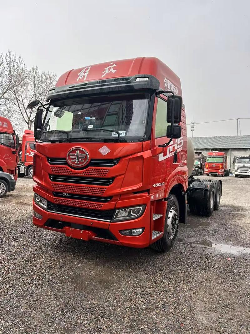 不同尺寸的固态硬盘排列