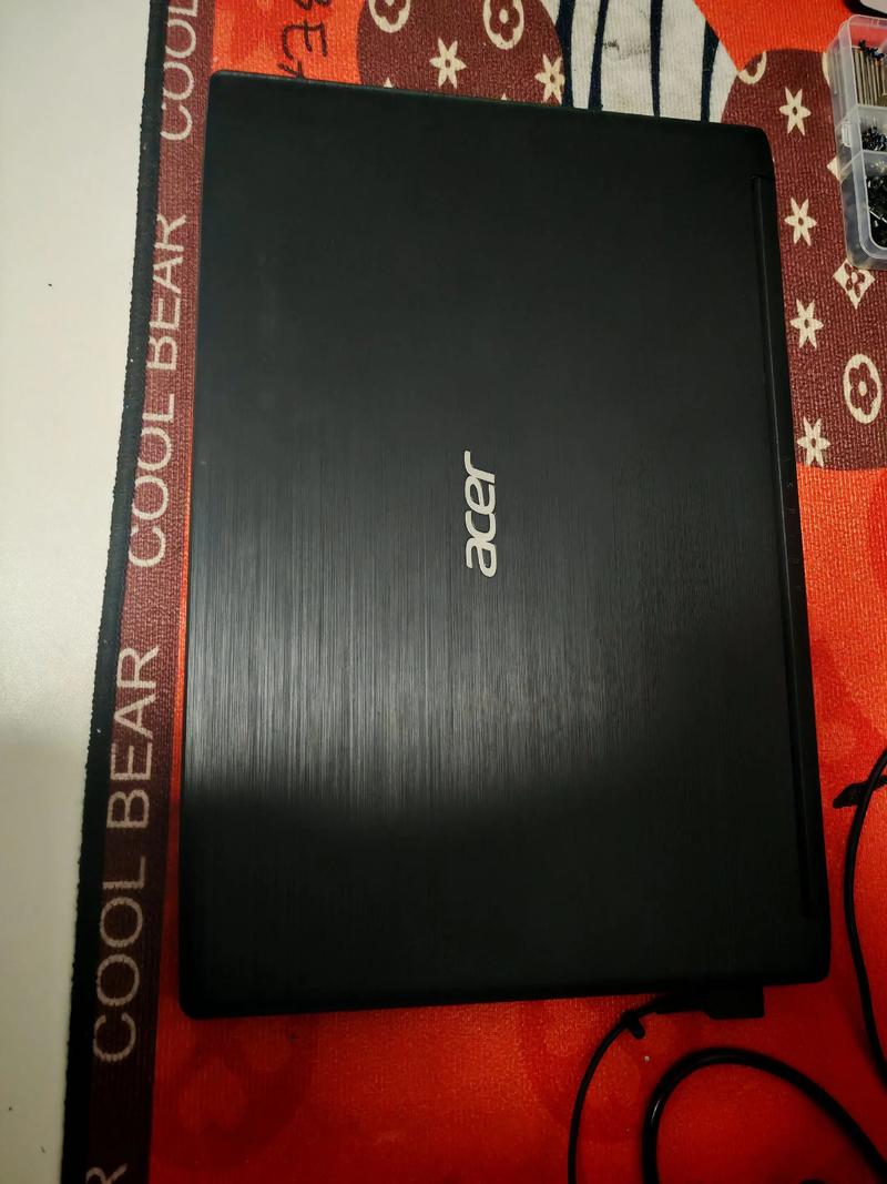 价格标签和计算器示意图