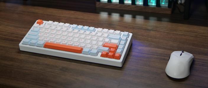 狼蛛M75冰魄轴评测：三模连接+RGB背光，68键紧凑机械键盘新选择