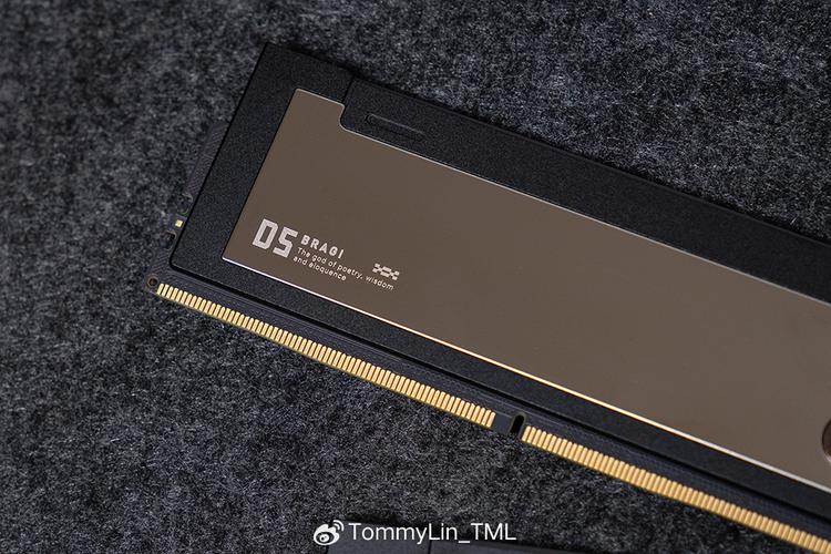 内存散热片细节