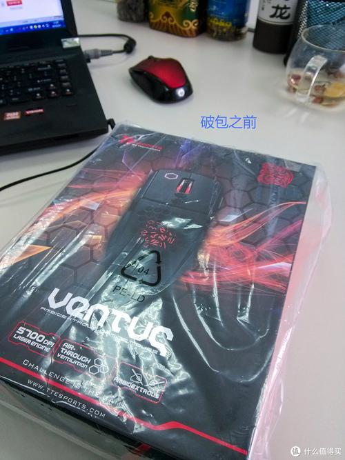 USB线缆连接，展示供电方式