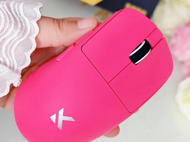 鼠标充电和电池示意图