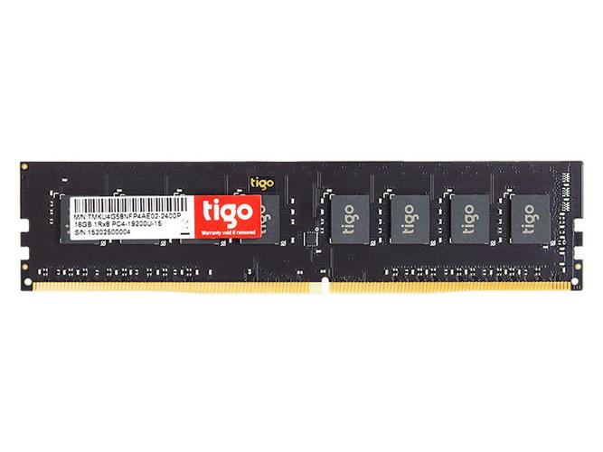 笔记本电脑散热风扇和内部组件，展示热管理