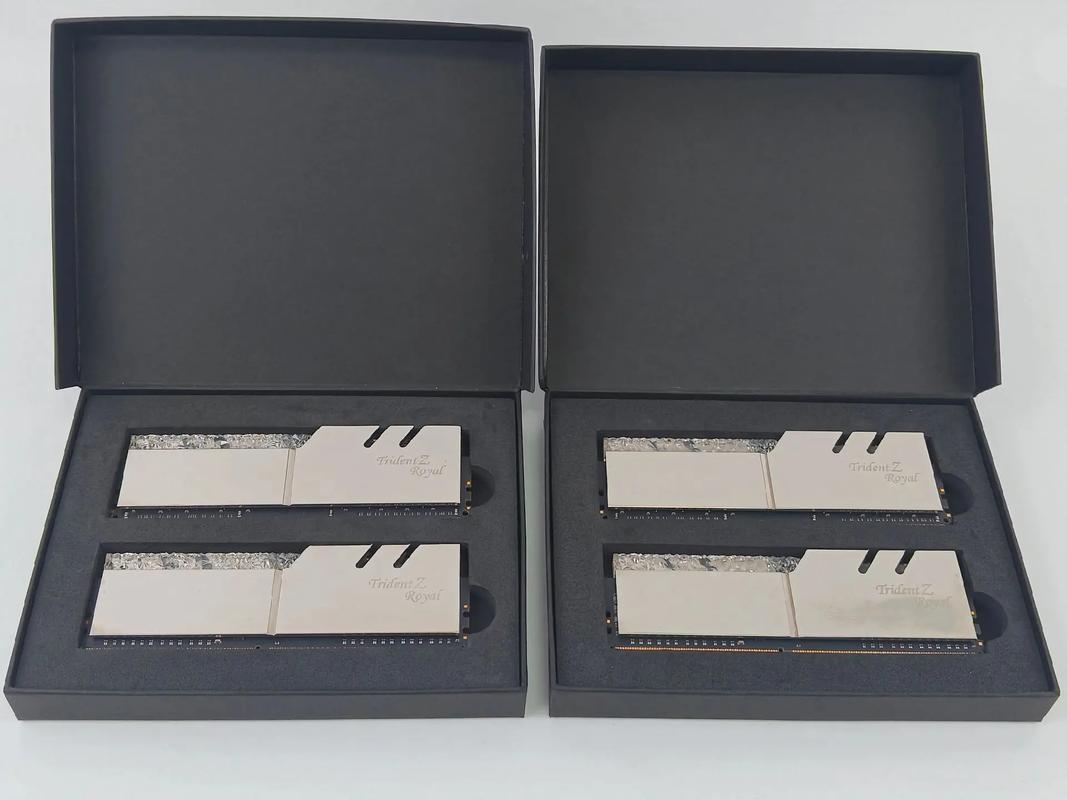 电脑硬件购买决策场景