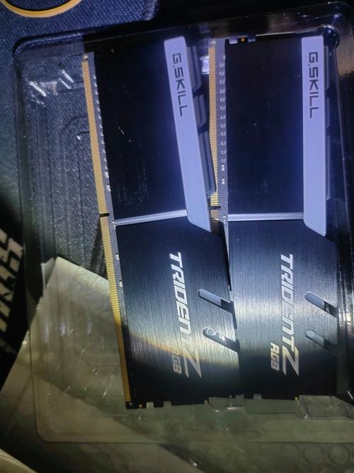 芝奇皇家戟 16GB DDR4 4266评测：极致光效与高频性能的完美融合