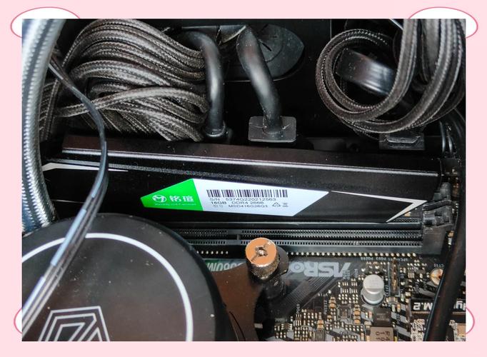 用户选择电脑硬件的场景，展示决策过程