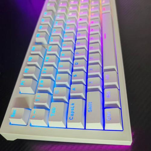 价格对比图表，展示三款键盘的价格差异