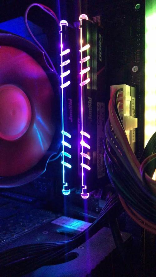 创意专业人士使用多显示器工作站