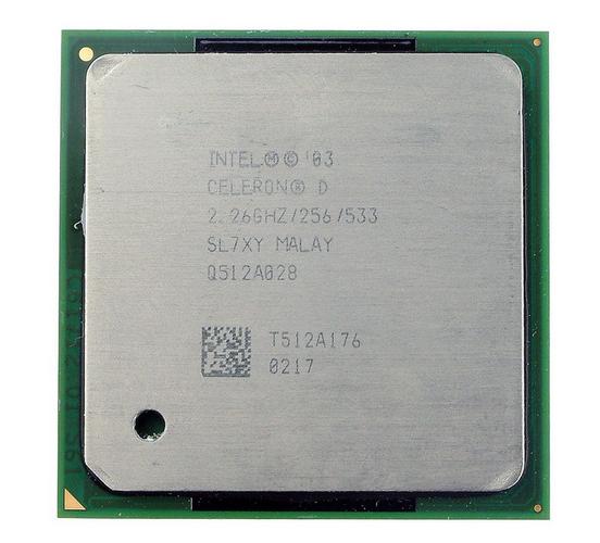 电脑硬件购物场景，展示性价比选择